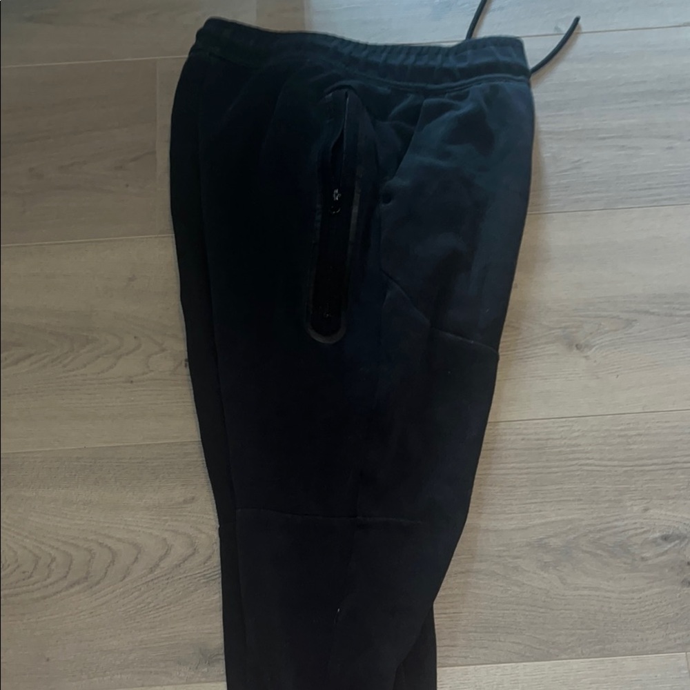 Nike Tech Fleece Joggers - Youth Medium